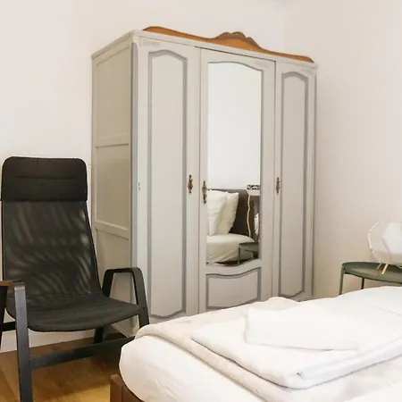 Diogo's Alcantara Ii By Mycelia * Lisboa